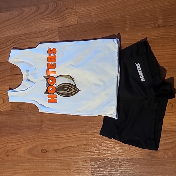 Hooter's uniform set top xxs and shorts xxxs - Picture 2 of 11